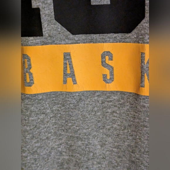 Nike Dri-Fit Iowa Hawkeyes Basketball Ball Tee, Size Large - Picture 3 of 5